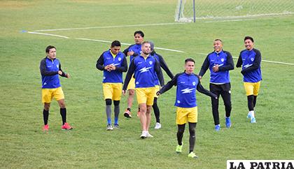 Jugadores que fueron parte del equipo titular ante Peñarol, realizaron un trabajo de recuperación /Reynaldo Bellota LA PATRIA