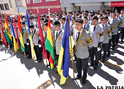 Cerca de mil estudiantes son parte del colegio 