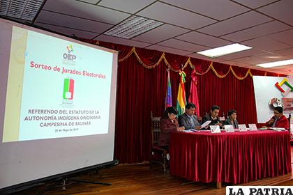 El TEDO realizó, ayer en la mañana, el sorteo de jurados electorales/ LA PATRIA TANIA SANTIVÁ?EZ