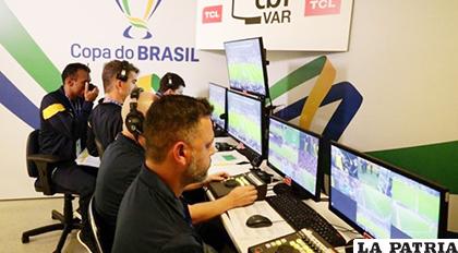 El VAR será utilizado en todo el campeonato de Brasil de Primera división /LANCE