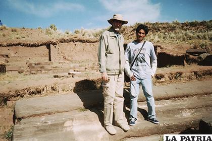 Jim Allen y Luis Gutiérrez en exploración Tiwanaku año 2004
