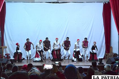 Hermosa presentación de la Academia Shango Dance/LA PATRIA
