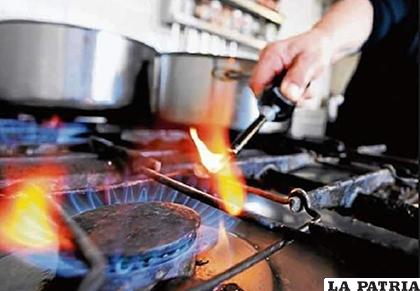 Gas natural es más económico que el GLP/ YPFB