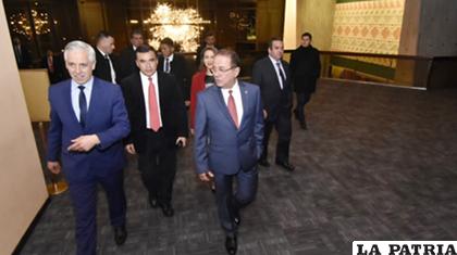 Vicepresidente junto con el flamante presidente de los empresarios y algunos ministros/ CEPB