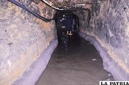 Si no se bombea las aguas ácidas de la mina San José se inundan los niveles /LA PATRIA 
