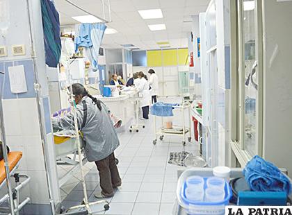 El paciente falleció por Covid-19 durante su traslado al Hospital de Norte de El Alto /IMAGEN REFERENCIAL