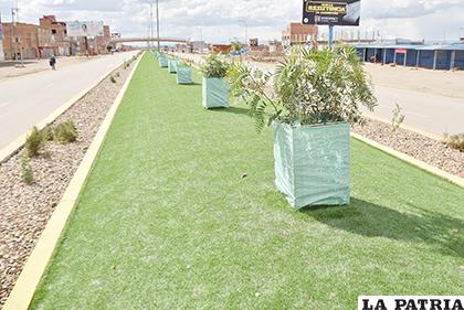 El césped sintético también 
le da un bonito panorama
