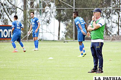 Jordi Cruyff dirige a la selección ecuatoriana de fútbol /eluniverso.com