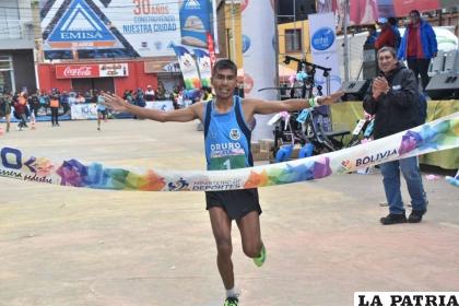 Toroya en su participación en la carrera pedestre 10K el 2019 
/LA PATRIA /archivo