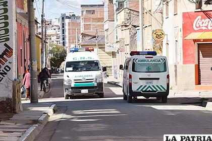 Ayer en la tarde fue llevada en una ambulancia hasta Huanuni (foto referencial) /LA PATRIA/ARCHIVO
