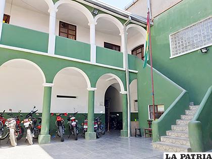 Las tres personas fueron arrestadas y trasladadas a dependencias policiales /LA PATRIA