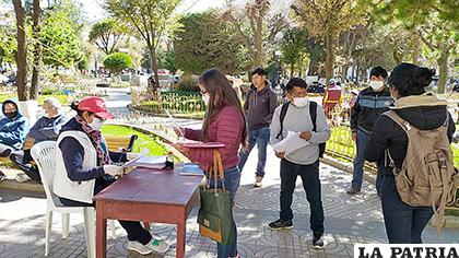 Las solicitudes se recibieron en medio de la Plaza 10 de Febrero / LA PATRIA