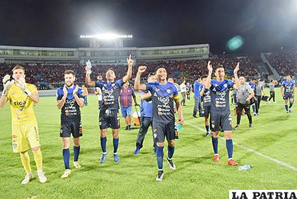 Los jugadores se hicieron cargo del club en uno de sus momentos más críticos /LA PATRIA /archivo
