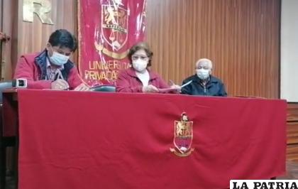 Momento de la firma de convenio entre la Unior y la Fedjuve /LA PATRIA