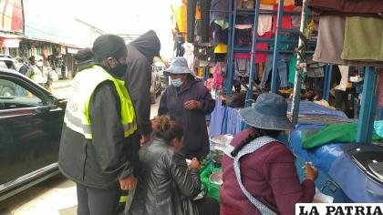 Los comerciantes ya fueron notificados para regularizar sus puestos temporales /GAMO