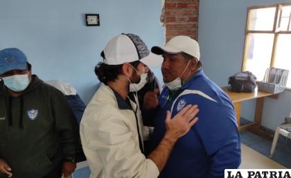 Danny Funaro recibe el monto de dinero comprometido por Fontana /Lizeth Siles