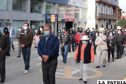Muchos asistieron a la procesión con la fe puesta en el Señor /LA PATRIA