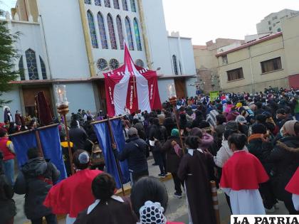 La procesión finalizó en las puertas de La Catedral /LA PATRIA
