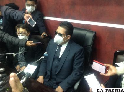 Administrador de la CNS, Ronald Cahuana en conferencia de prensa /LA PATRIA