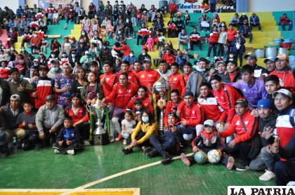 La Salvadora cuatro veces campeón del torneo interdirigentes /LA PATRIA