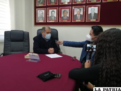 El presidente de la CCO, durante una entrevista con el matutino de los orureños /LA PATRIA