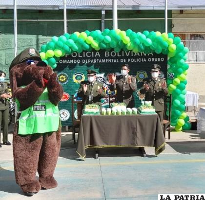 El acto se desarrolló en el patio del Comando /LA PATRIA
