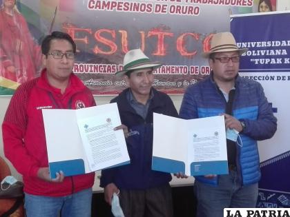 Firma de convenio entre autoridades de Fsutco y Universidad Indígena /LA PATRIA