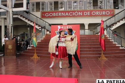 Se realizó un singular acto en el hall de la Gobernación /ALDO