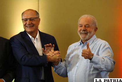 El expresidente brasileño Luiz Inacio Lula da Silva, derecha; y el ex gobernador de Sao Paulo Geraldo Alckmin /AP Foto/Marcelo Chello