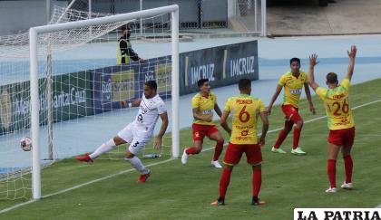 Palmaflor hace respetar la casa ante los “leones blancos” /APG