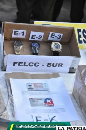Algunos objetos que fueron secuestrados a ambos implicados /Policía
