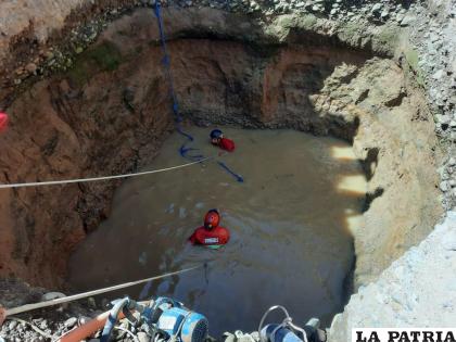 Personal del grupo Bersa logró rescatar el cadáver de la niña 
/Cortesía