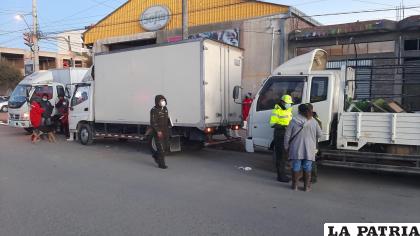 El protagonista impactó a dos camionetas /LA PATRIA