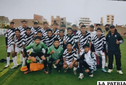 El decano quiere salir campeón en la Sub-17 de la mano de Navia
/Oruro Royal Club