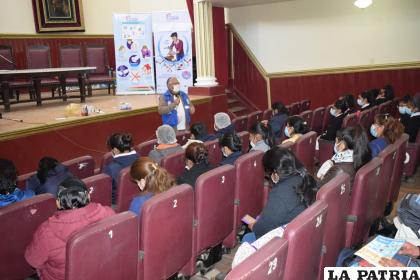 La actividad se realizó en ambientes del Colegio “Bolívar” /SEDES