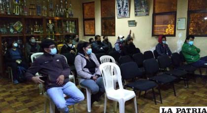 Los delegados se mantienen firmes en sus posturas /LA PATRIA