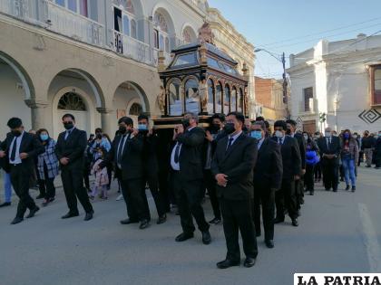 Procesión del Santo Sepulcro recorrió las calles de la ciudad 
/LA PATRIA