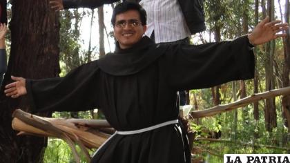 El religioso Wilberth Daza sufrió 17 golpes contundentes 
/RR.SS.-tomado de La Razón
