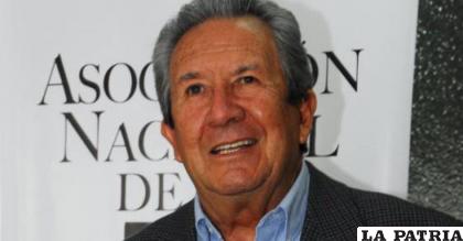 El periodista Humberto Vacaflor sufre constantes amenazas en redes sociales /EL PAÍS