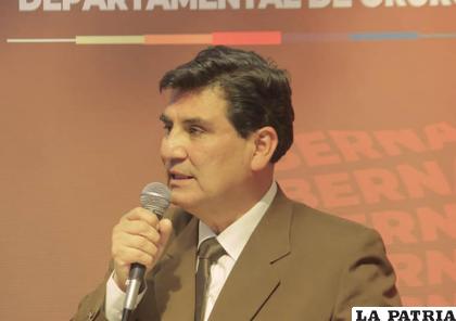 Gobernador Johnny Vedia asegura que el caso está en Transparencia /GAD-ORU