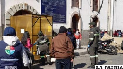Los uniformados que controlaban las puertas serán investigados /ANF
