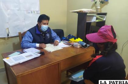 Trabajadores en salud en el desempeño de sus funciones /LA PATRIA