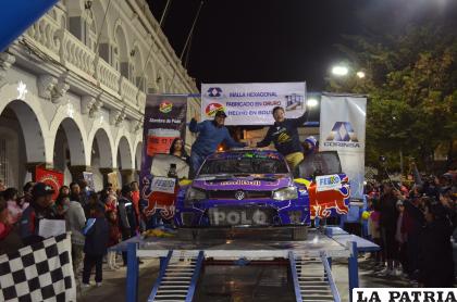 La partida simbólica se realizó por la noche en la Plaza 10 de Febrero /LA PATRIA
