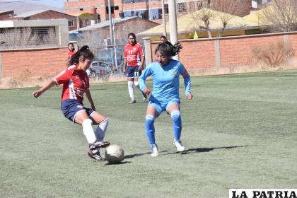 La Copa ??Simón Bolívar? rama femenil se pone en marcha /LA PATRIA