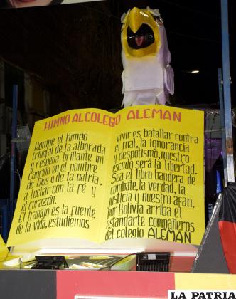 A voz en cuello, todos entonaron el himno del Colegio Alemán