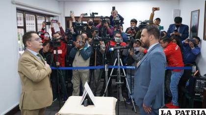 La posesión de Jhonny Aguilera como viceministerio de Regimen Interior / APG