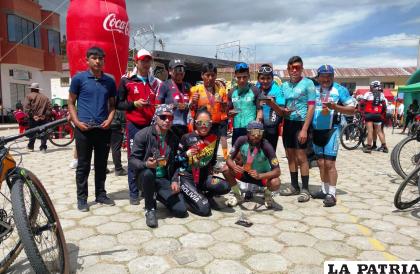 Ciclistas de Oruro que realizaron una buena labor en la competencia nacional /LA PATRIA