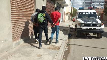 Dos varones son arrestados por la fuerza anticrimen /LA PATRIA