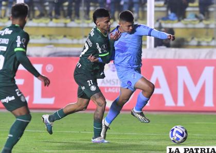Los de Palmeiras no pudieron frenar a los jugadores de Bolívar /APG
