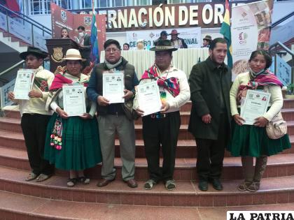 Productores de Quinua recibieron capacitación técnica y concluida su capacitación se les hizo entrega de un certificado /LA PATRIA